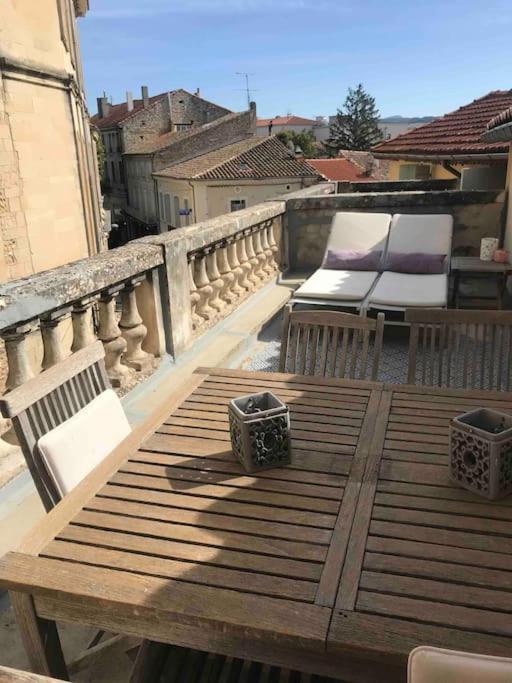 Grand Appartement En Maison De Ville Valréas Dış mekan fotoğraf