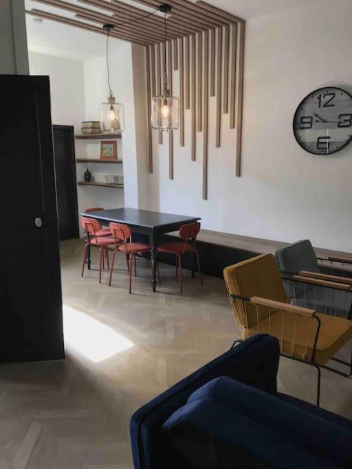 Grand Appartement En Maison De Ville Valréas Dış mekan fotoğraf